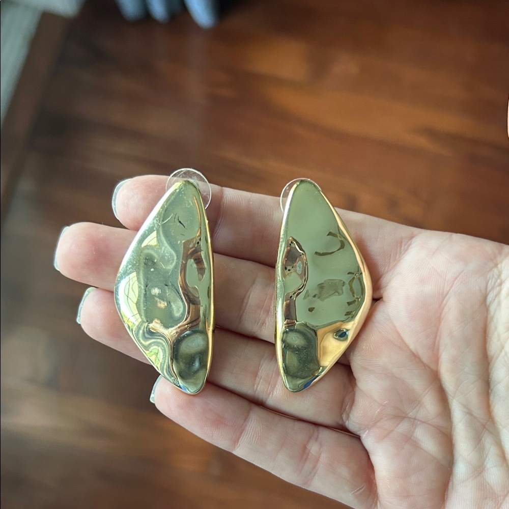 Kendra Scott Gold Abstract Earrings